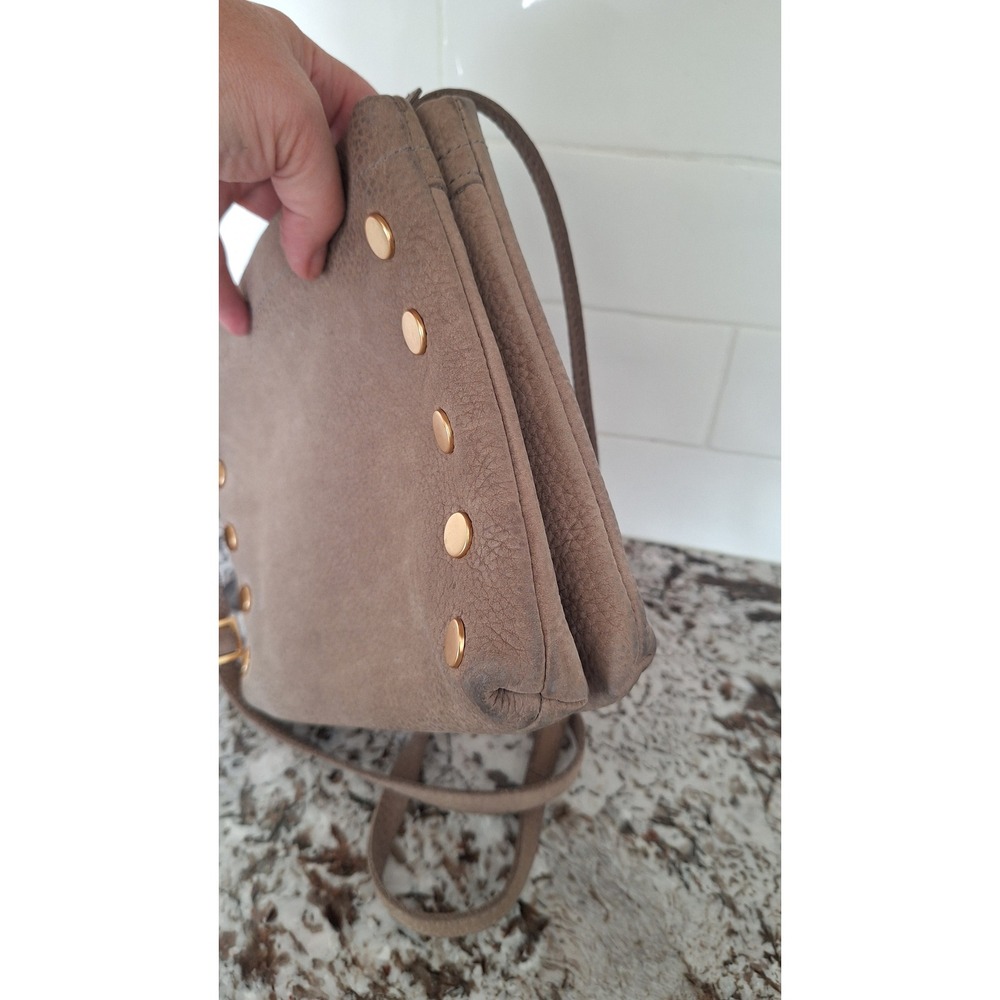 Hammitt Los Angeles Taupe Pebbled Leather Crossbody Bag Gold Rivets Red Lining - Picture 4 of 9